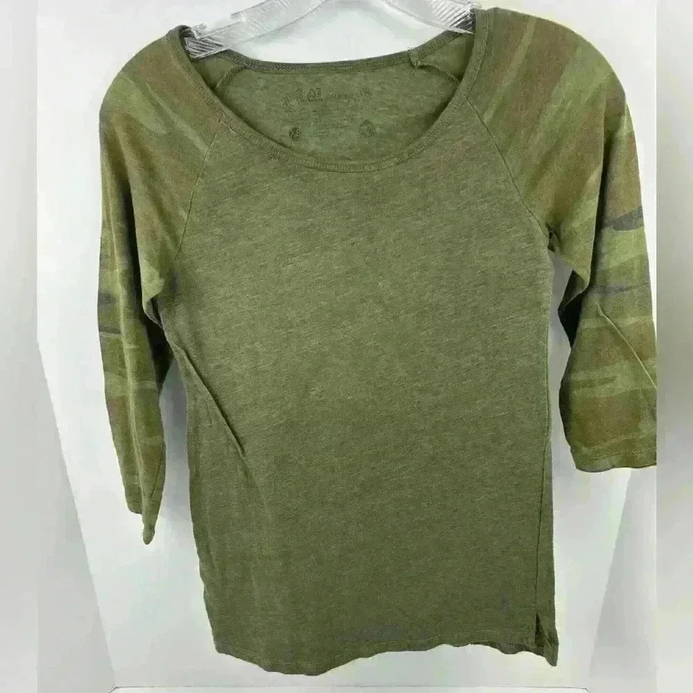 LOL Vintage green shirt‎ with short sleeve camouflage arms- Size XS